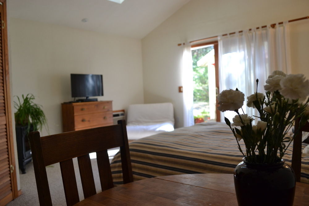 ミドルタウン Backyard Garden Oasis Bed & Breakfast エクステリア 写真