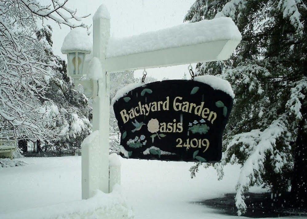 ミドルタウン Backyard Garden Oasis Bed & Breakfast エクステリア 写真
