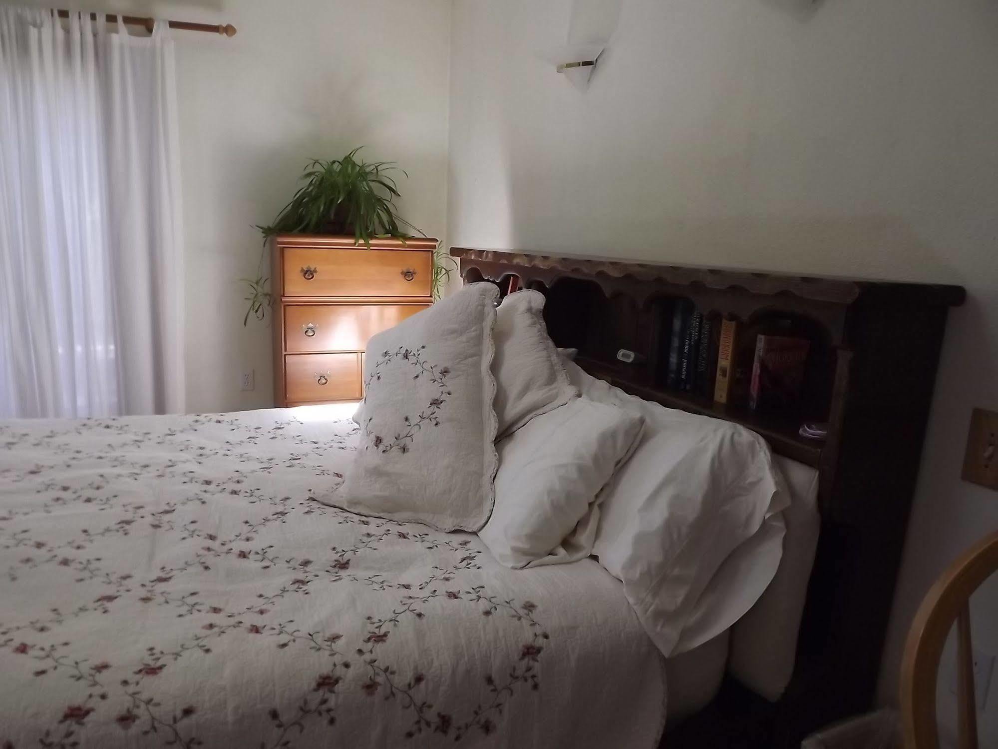 ミドルタウン Backyard Garden Oasis Bed & Breakfast エクステリア 写真